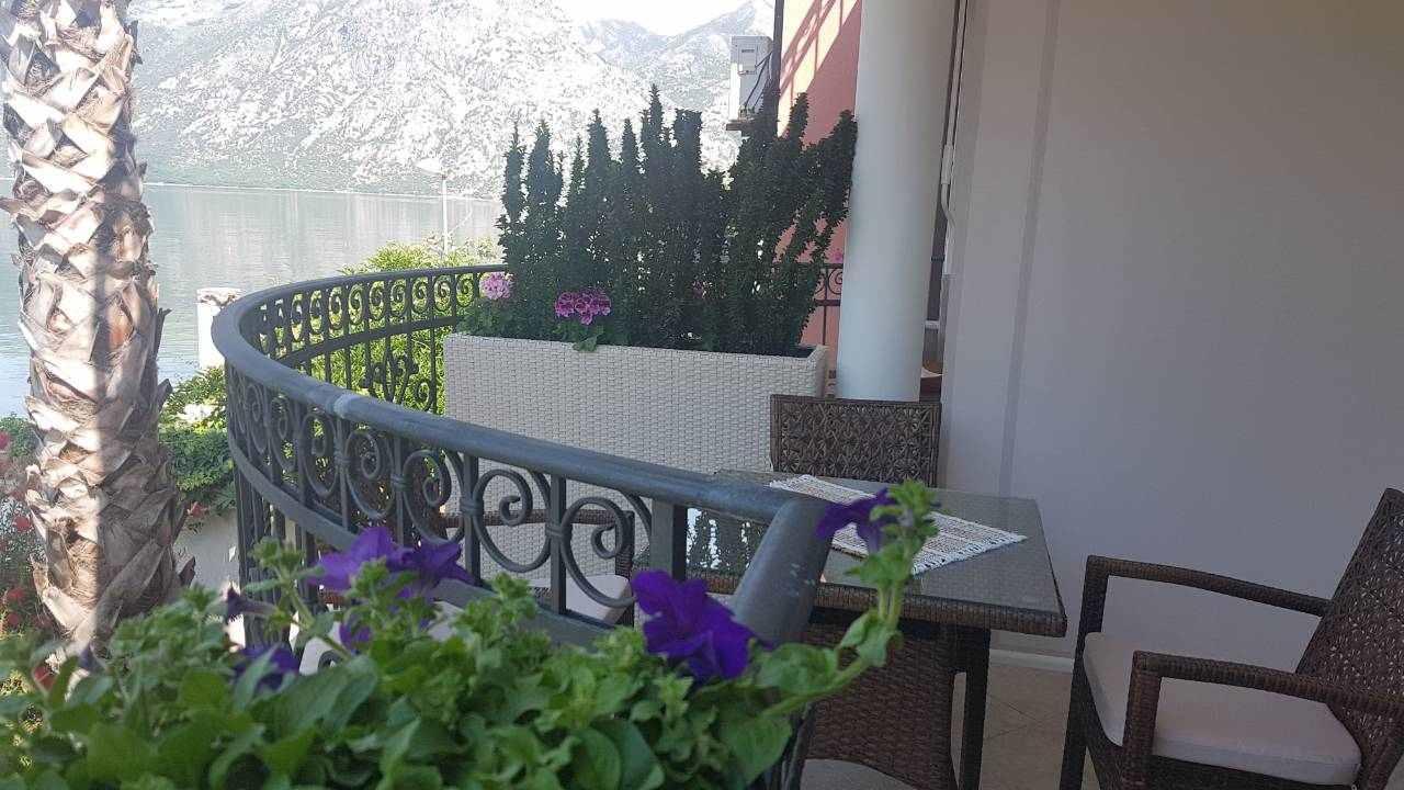 Apartment Maniva Kotor Eksteriør billede